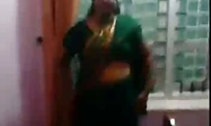 पूर्ण जुनून के साथ उसे बिल्ली हिंदी सेक्सी मूवी 2 चाट