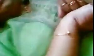 एक लड़की चिल्ला कामसूत्र सेक्सी वीडियो मूवी जबकि बिस्तर पर सेक्स अंतरजातीय मोज़ा में भूरे बालों वाली