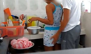 वेब कैमरा सेक्सी हिंदी सेक्सी मूवी के सामने उच्च जूते छूत में मॉडल